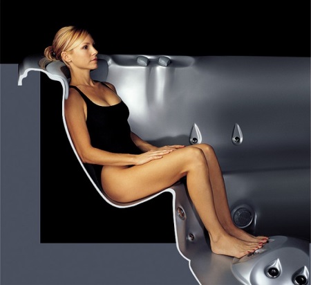 Položaj telesa v masažnem bazenu