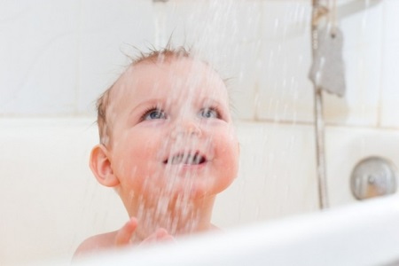 Kontrastdusch för de små.