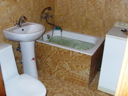 Piccolo bagno in un Khrushchev