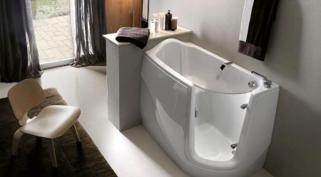 Vasca da bagno piccola e profonda