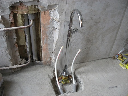 Montaža talnega mešalnika