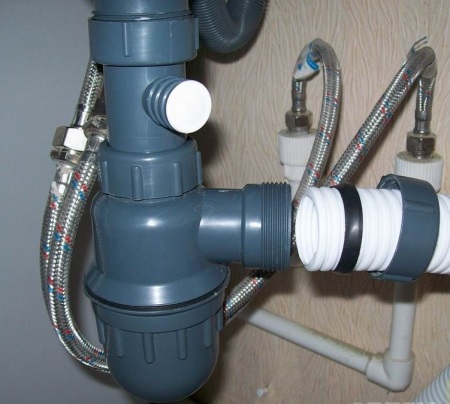 Kombineeritud pesumasina sifoon