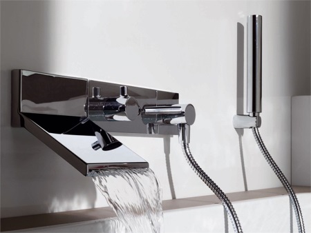 Mezclador en cascada para bañera y ducha