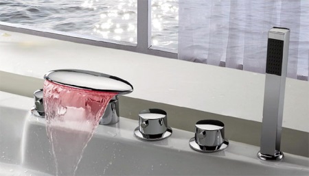 Mezclador en cascada con luz de agua