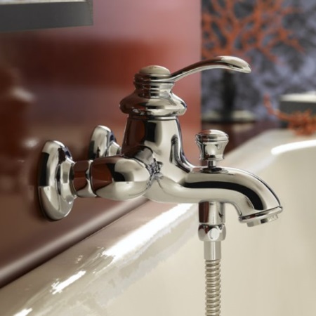 Grifo de bañera de caño corto