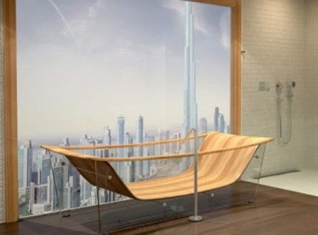 La bañera de cristal en el interior.