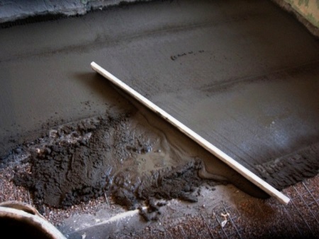 Mokri estrih v kopalnici