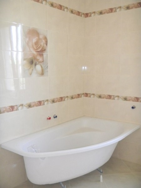 Cada de baie, pentru care se va monta un cadru din gips-carton