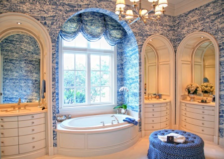 Beautiful bathroom in the style of Provence