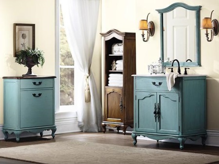 Turquoise furniture in a Provencal bathroom