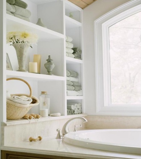 Colocación cómoda de todos los accesorios de baño