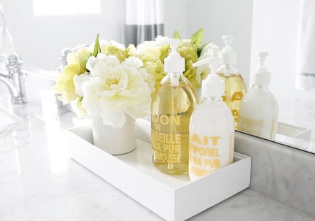 Flori proaspete în baie