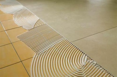 Ploščice se položijo na staro podlago za ploščice