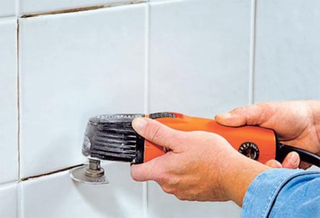 Brušenje spojev s kotnim brusilnikom