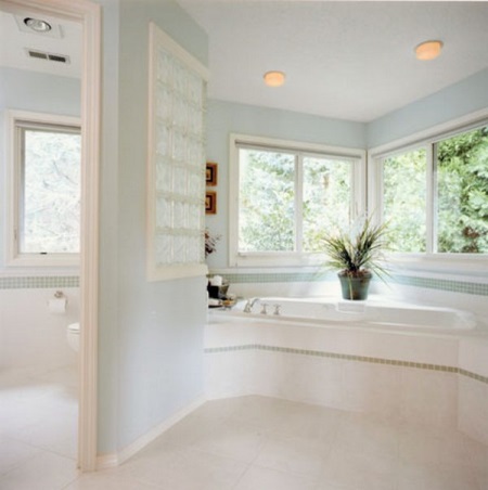 Harmonious bathroom and toilet decoration