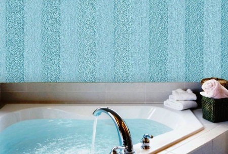 Φροντίδα της υγρής ταπετσαρίας στο μπάνιο 