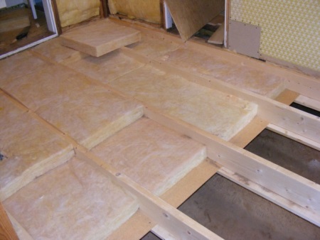 Lana mineral para la calefacción por suelo radiante en los baños