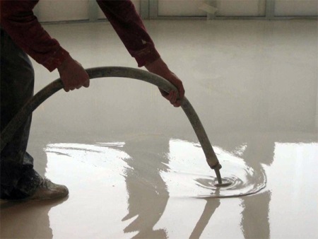 Het gieten van de grondlaag