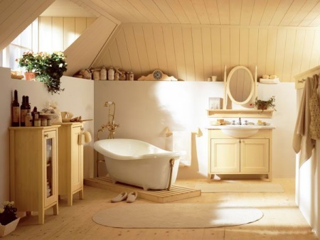 Άνετο μπάνιο με πολλά υφάσματα