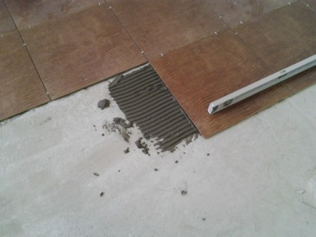 Τοποθέτηση κεραμικών πλακιδίων