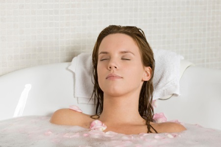 Bylinné zeštíhlující koupele