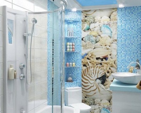 Navtični slog kopalnice z različnimi barvami