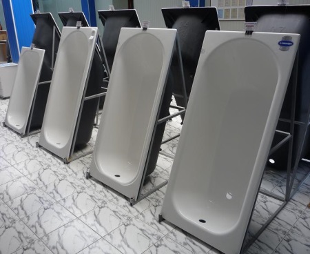 Στάση με μπανιέρες του εργοστασίου Kirov