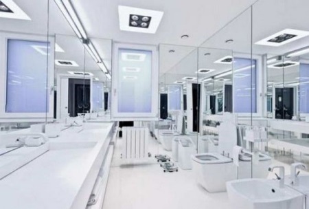 Spegel badrumsväggar