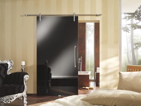 Klaasist lükanduks vannitoas