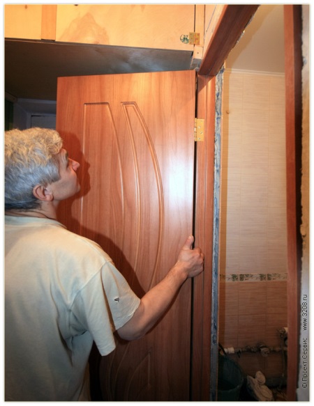 Vannitoa ukse paigaldamine