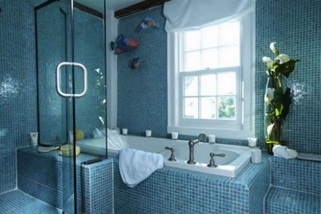 Blå badrumsdesign