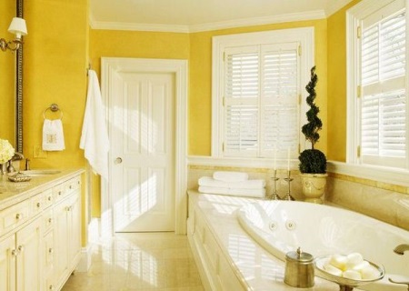 Gult badrum