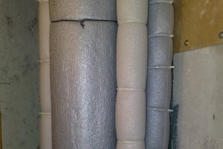 Muoviputket kylpyhuoneessa