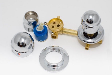 A zuhanykazetta cseréjének okai