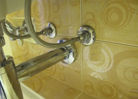 Joustava hanan johdotus