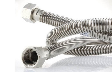 A valódi fújtatós csatlakozás jellemzői