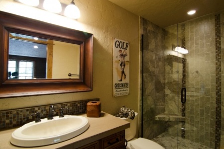 Udobne stene v kopalnici