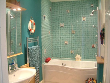 Morska tema v kopalnici