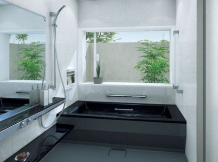 Κύριο μπάνιο και βρύση ντουζιέρας νεροχύτη