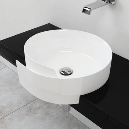 Puoliksi luotu pesuallas