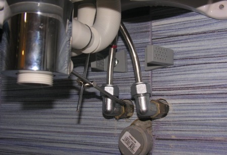 Quando si sostituisce un tubo flessibile con uno rigido