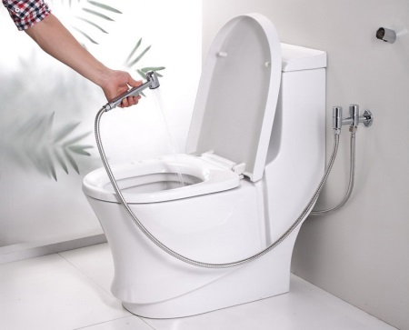 Монтиран под на пода