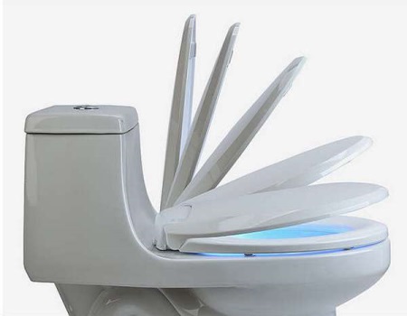 WC átlós öblítéssel és mikrolift rendszerrel a fedélen