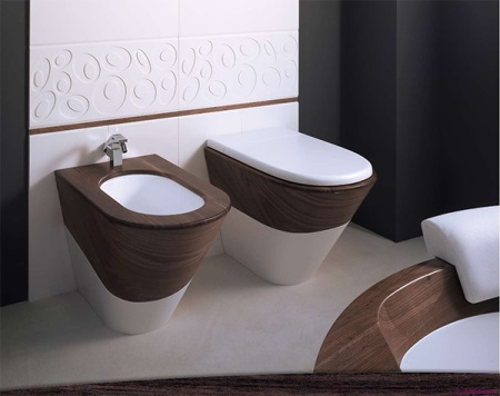 Καφέ ξύλινη απομίμηση λεκάνης τουαλέτας