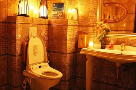 Elektroninen bideekansi wc:hen