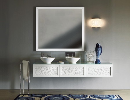 Geschnitzte italienische Badezimmermöbel