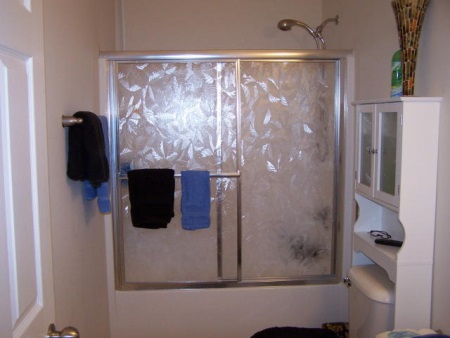 Badewannen-Schiebevorhänge aus Kunststoff