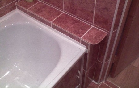 Advantages of self-adhesive bathtub curbs