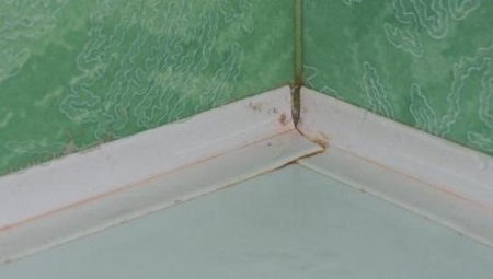 Disadvantages of self-adhesive bathtub edging tape