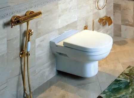 WC com chuveiro de parede